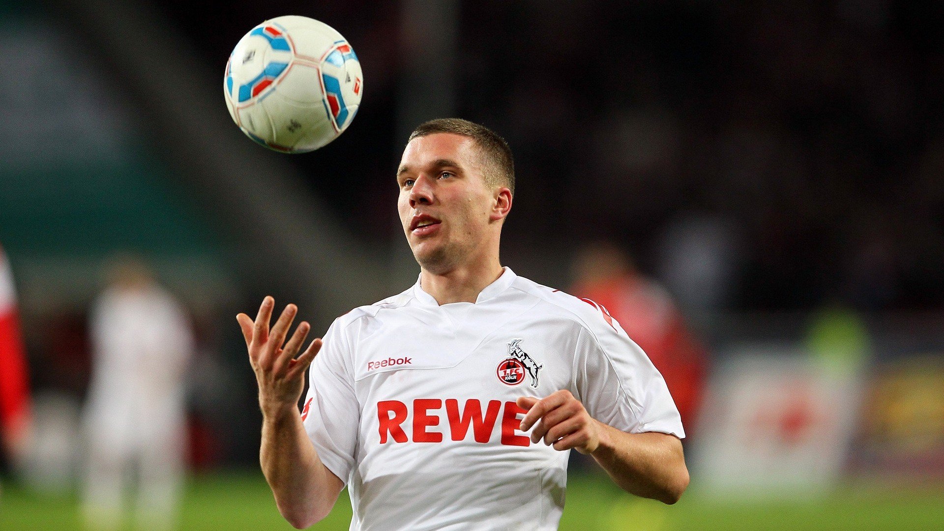 kaiyun开云·官方网站-恩多耶-布鲁阿尔展现顶尖耐力与速度，恩多尔盖布神