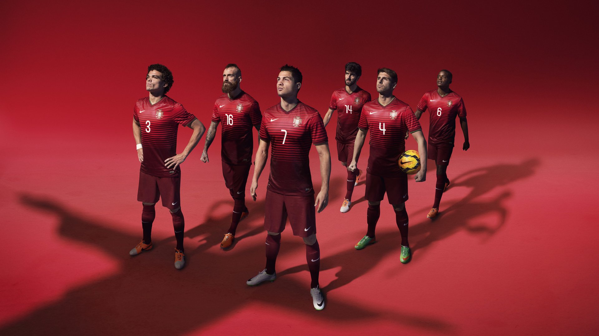 开云下载-2021年季后赛，库里的每一场远投都成为比赛的“焦点”，数场比赛投中五个以上三分球