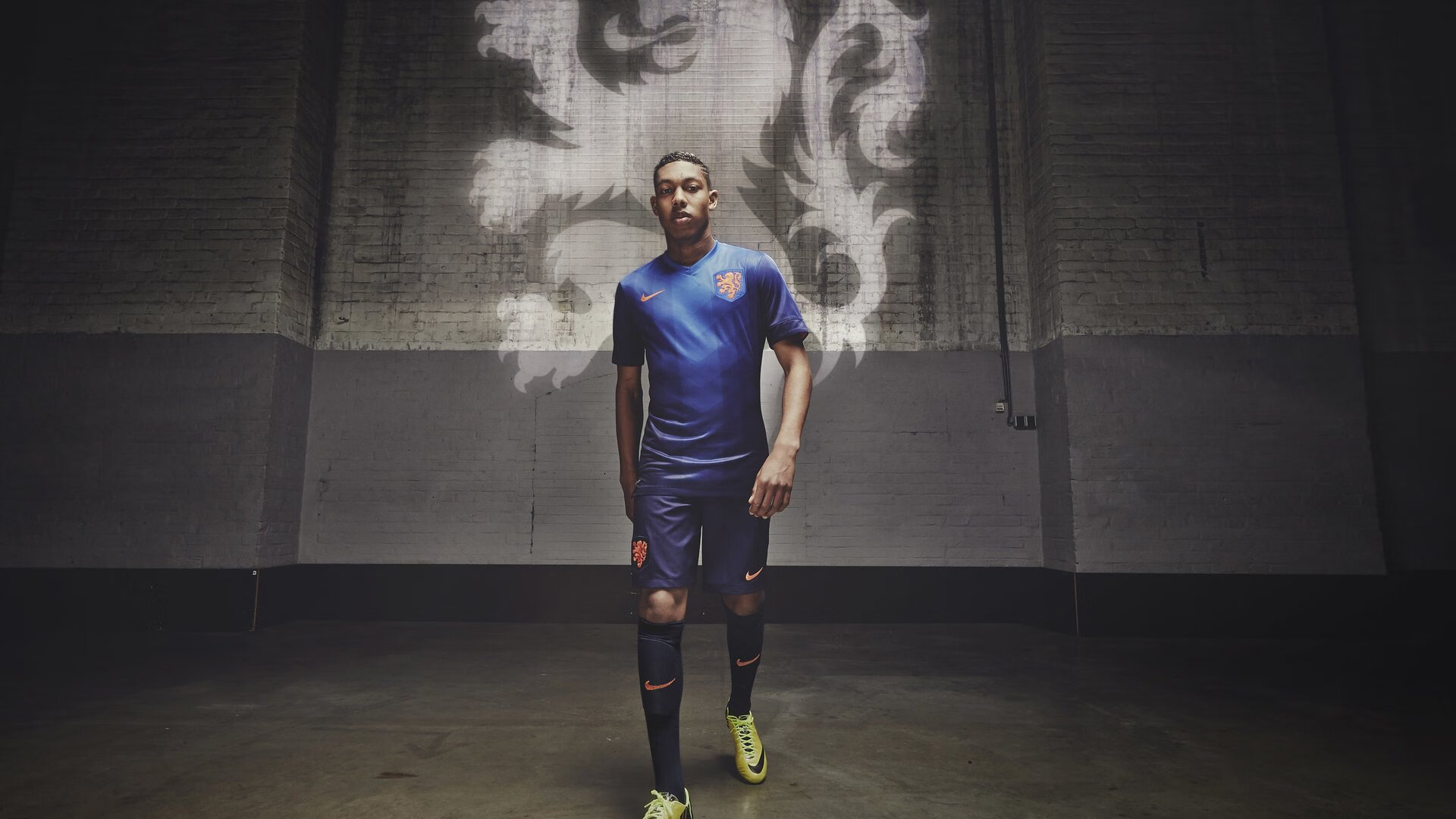 2021年季后赛，库里的每一场远投都成为比赛的“焦点”，数场比赛投中五个以上三分球